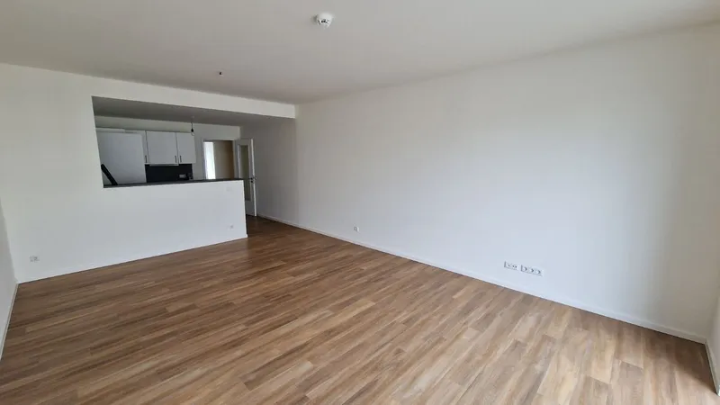 4 Zimmerwohnung mit Balkon/Einbauküche/Dusch & Wannenbad — photo 1